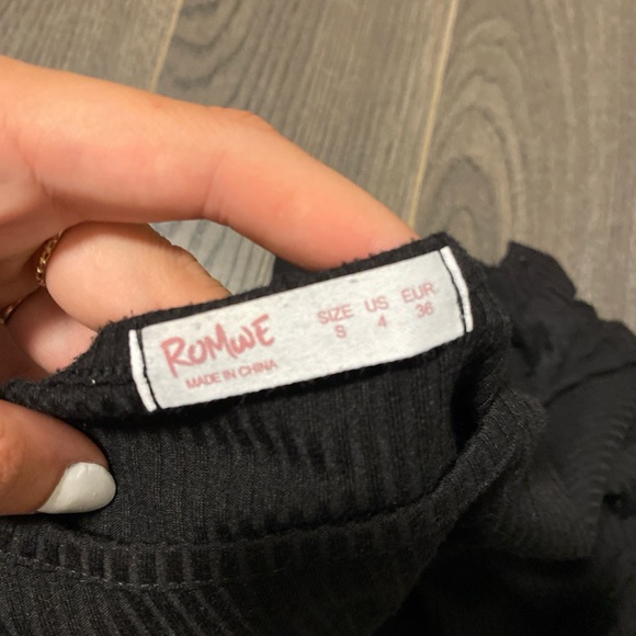 black croptop - size S - Picture 3 of 3